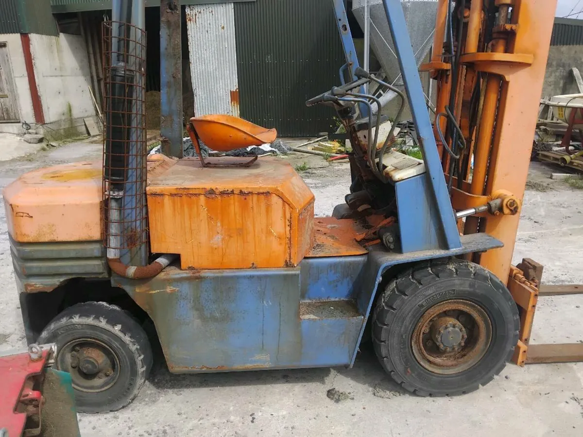 forklift - Image 3