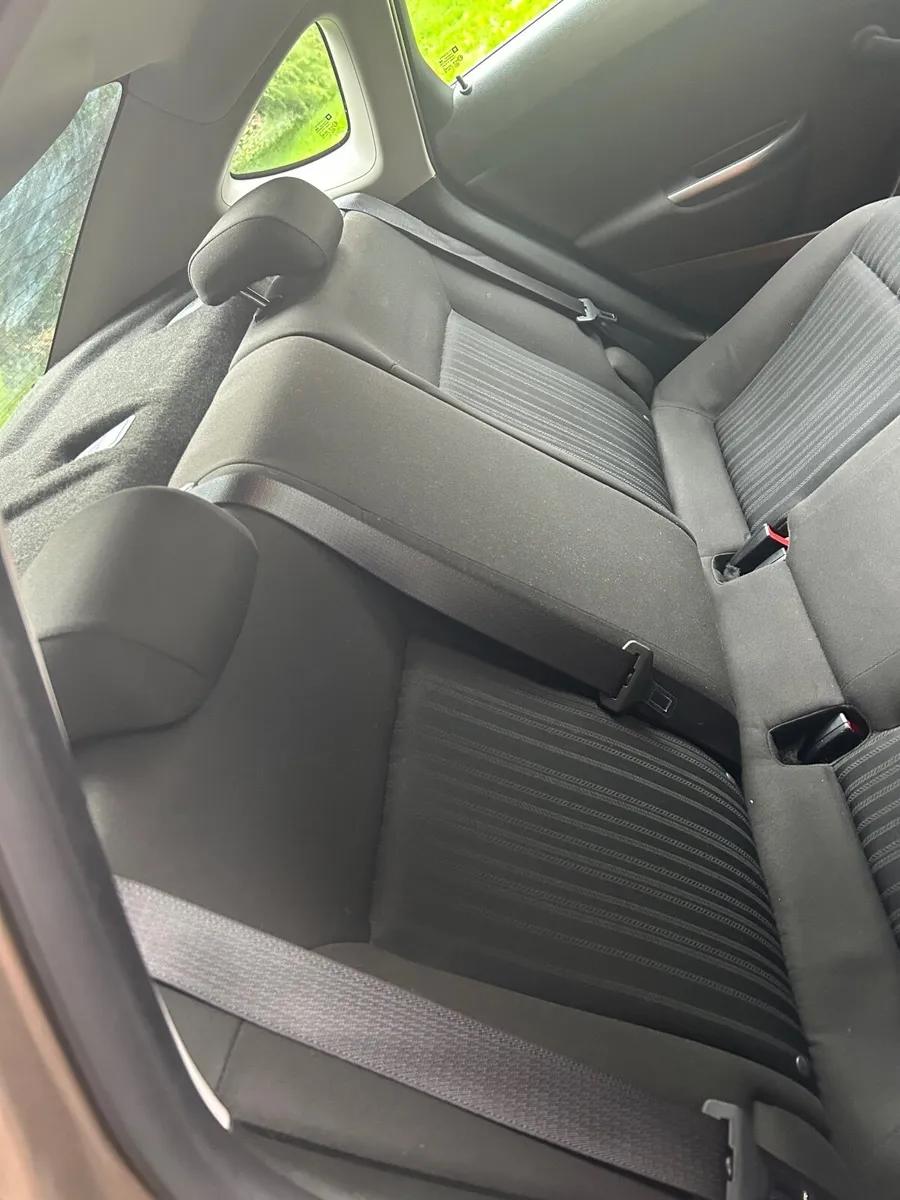 Opel Astra 2013 - Image 3