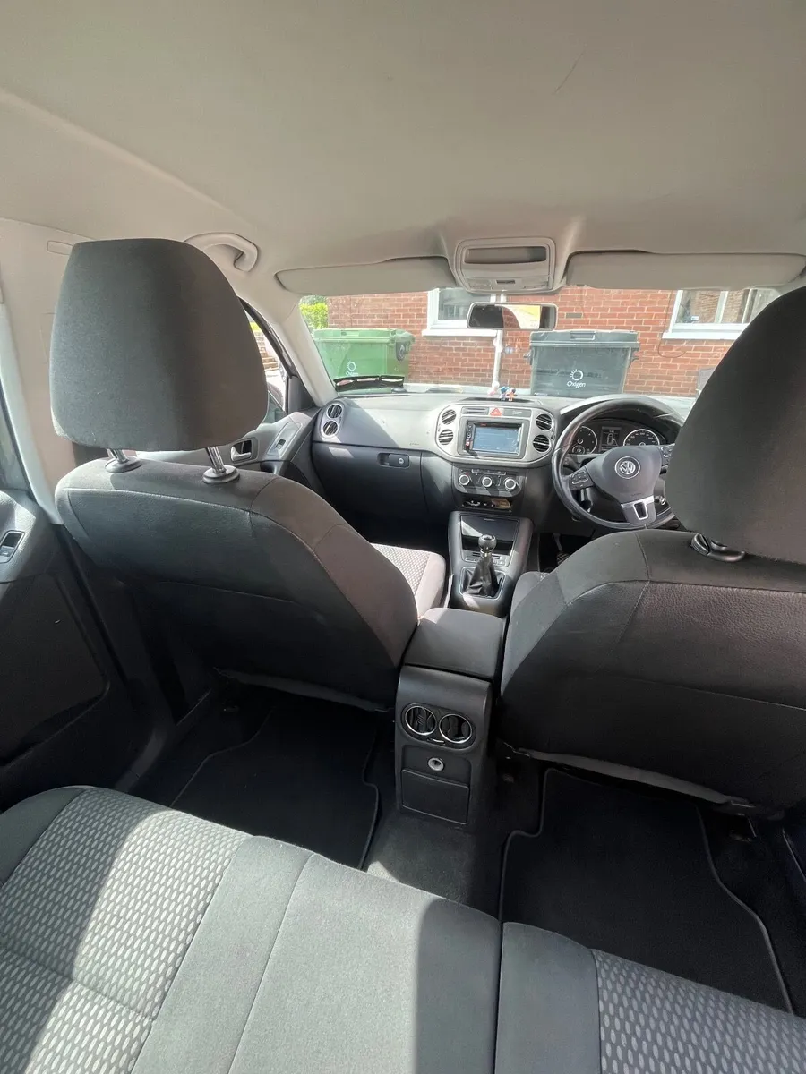 Volkswagen Tiguan 2011 - Image 3