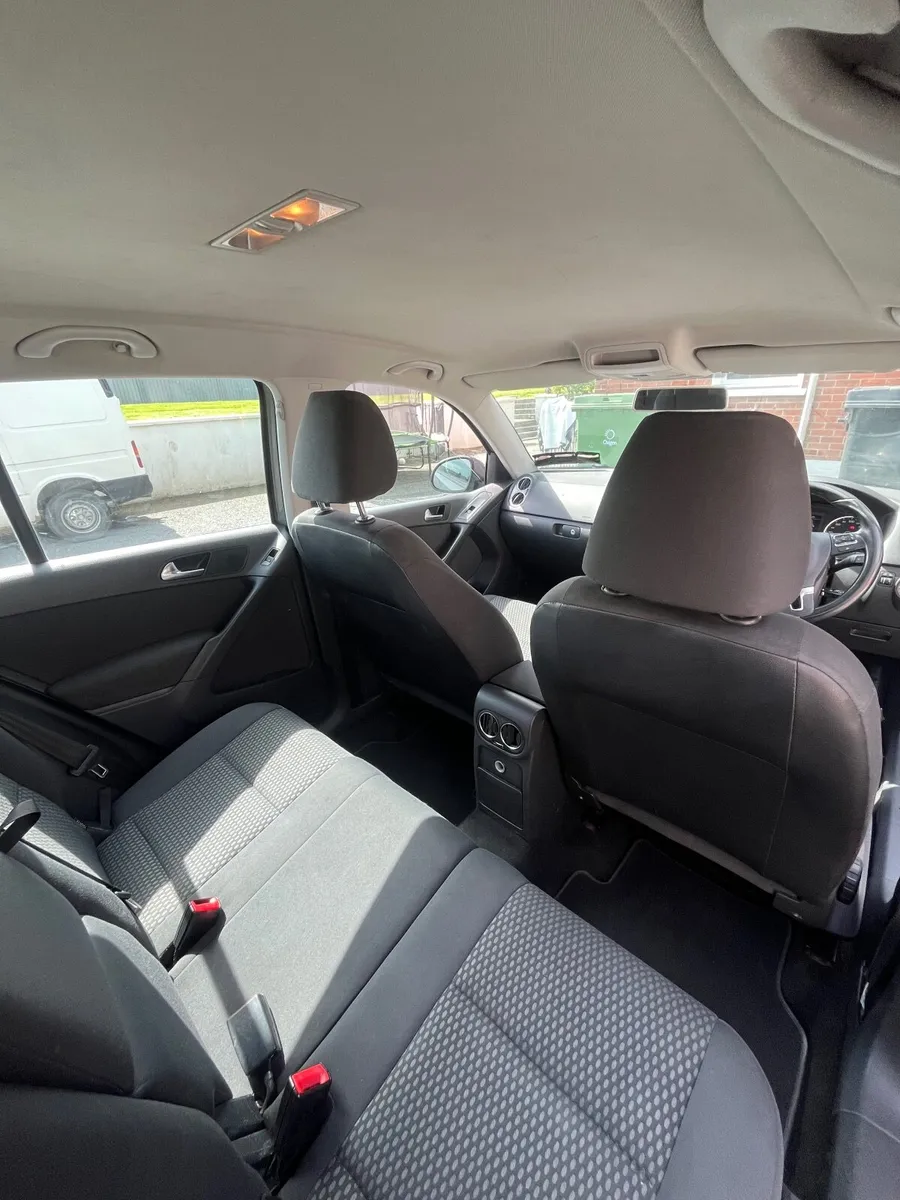 Volkswagen Tiguan 2011 - Image 4
