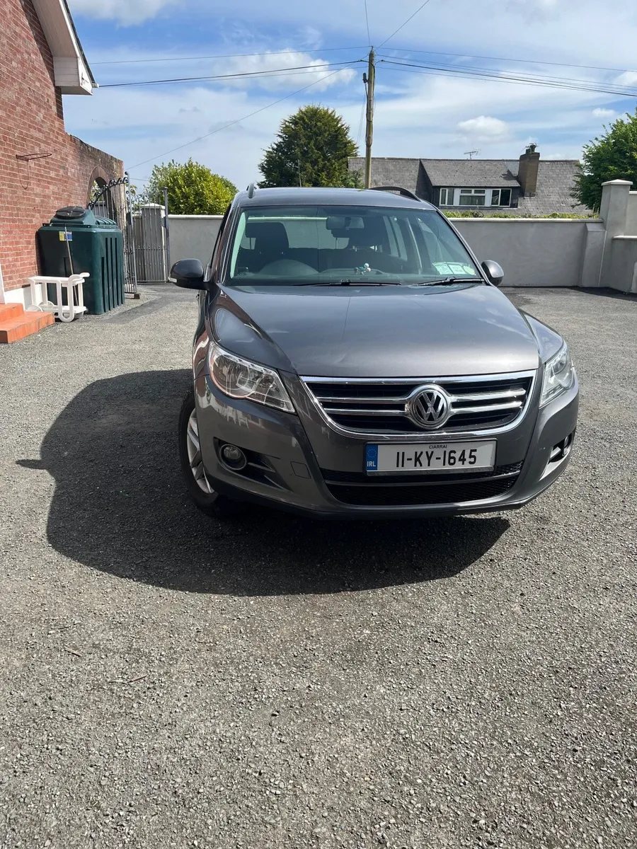Volkswagen Tiguan 2011 - Image 2