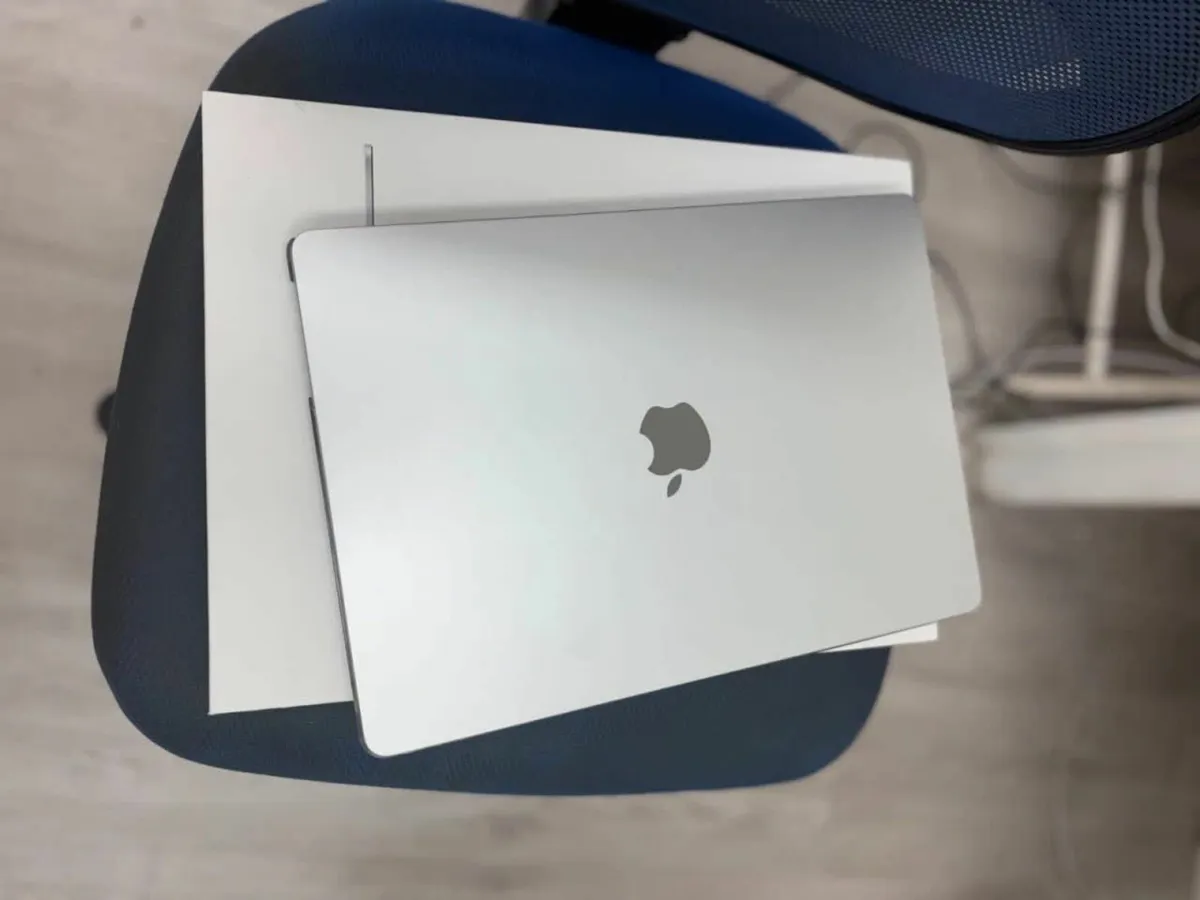 MacBook Air 15.3 2023 M2 24GB RAM 2TB SSD - Image 2