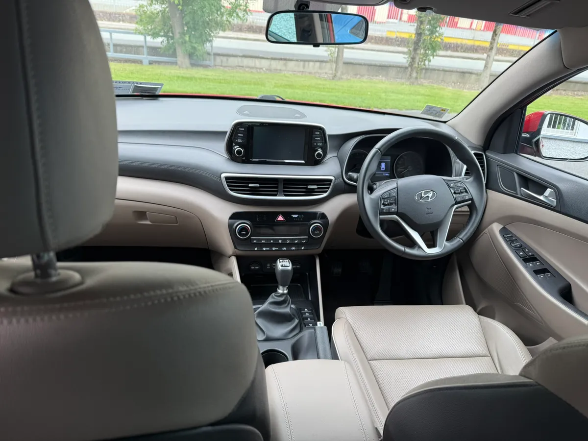 EXECUTIVE - LEATHER - APPLE PLAY - HEATED SEATS - - Image 4