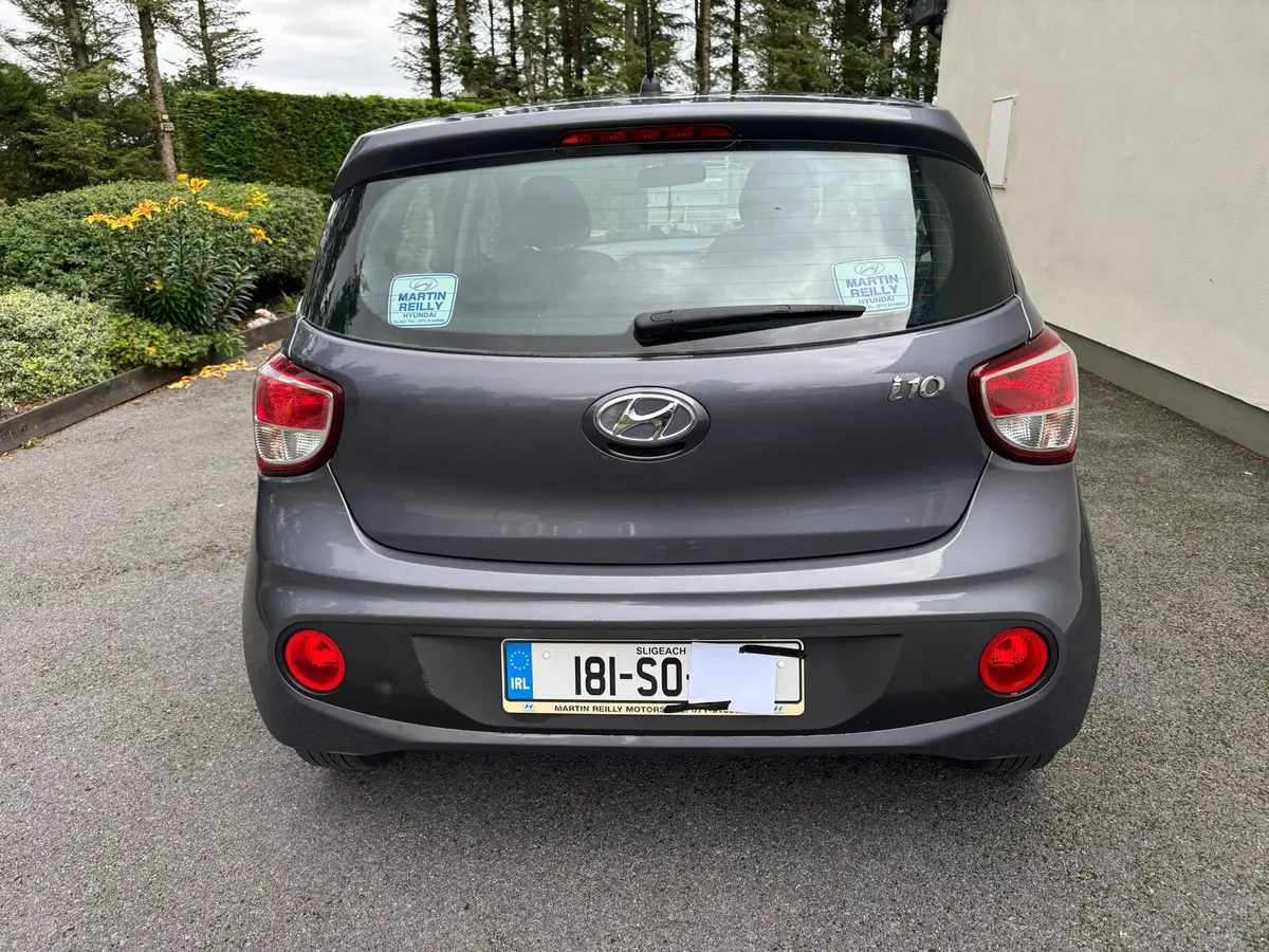Hyundai i10 Deluxe 4dr - Image 4