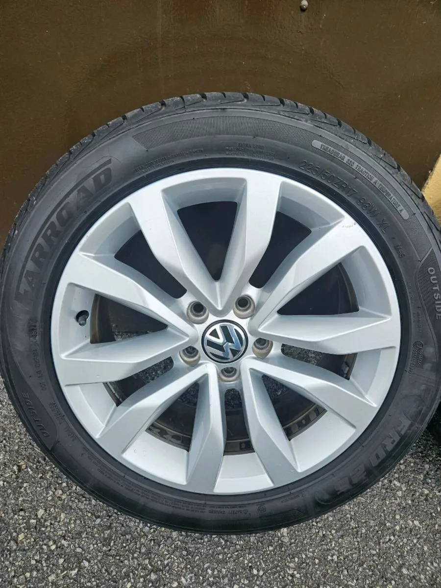 Vw 17 inch alloys - Image 1