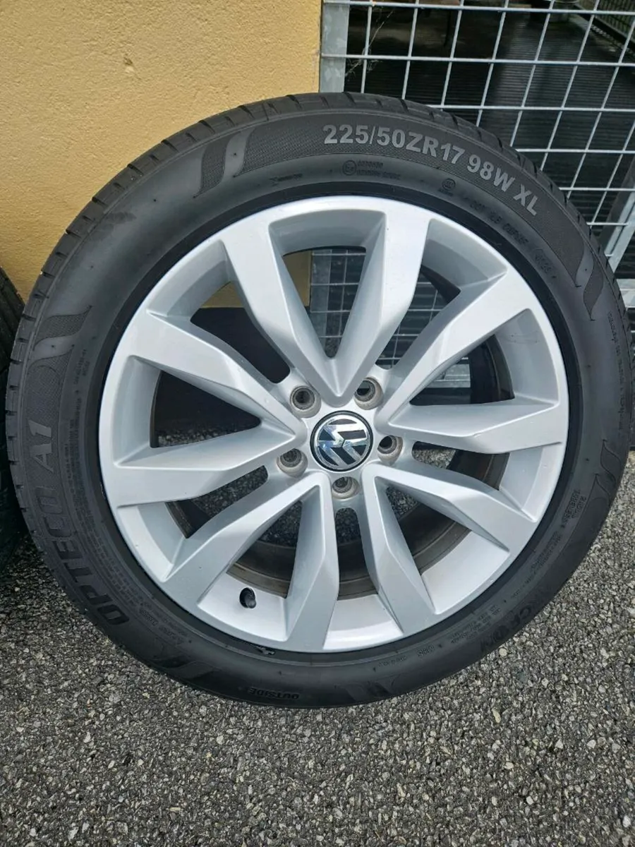 Vw 17 inch alloys - Image 4