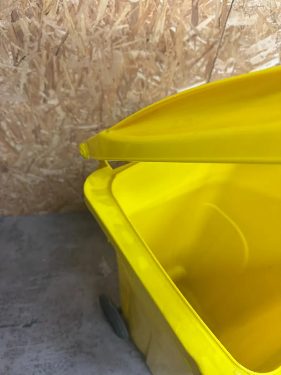 3 brand new 120L wheelie bins - Image 2