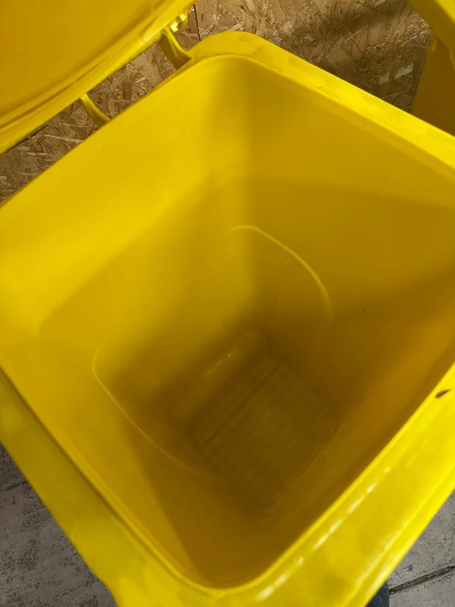 3 brand new 120L wheelie bins - Image 3