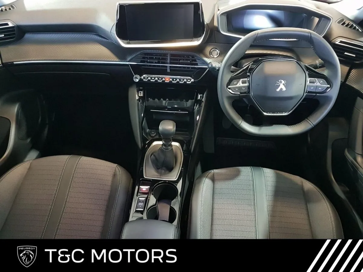 Peugeot 2008 Allure Model 1.2 - Diamond Cut Alloy - Image 3