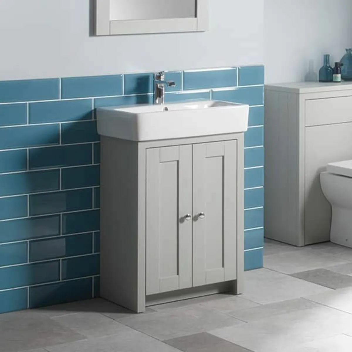 Bathroom vanity unit - Image 3