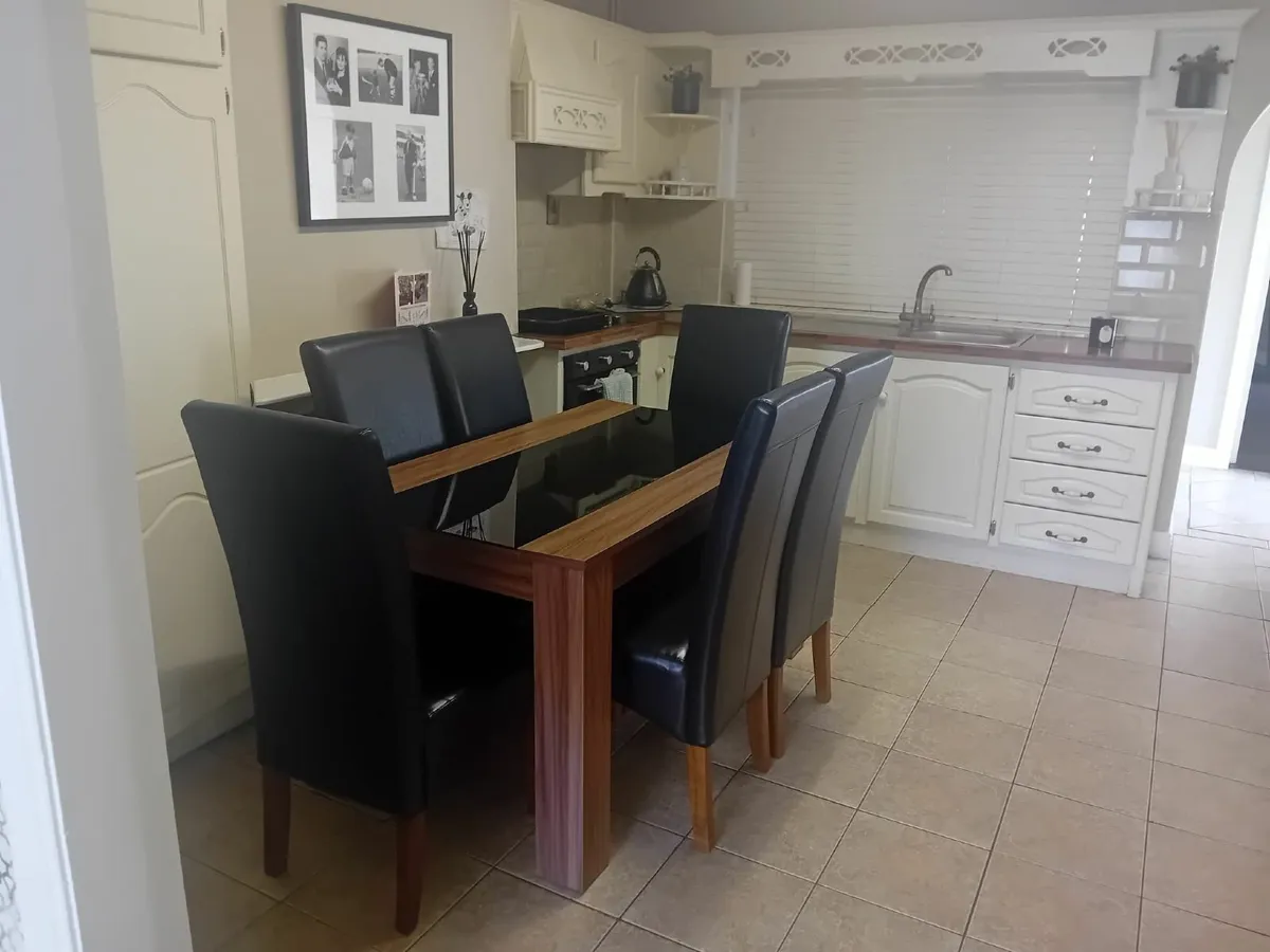 Kitchen Table and 6x Chairs - Image 2