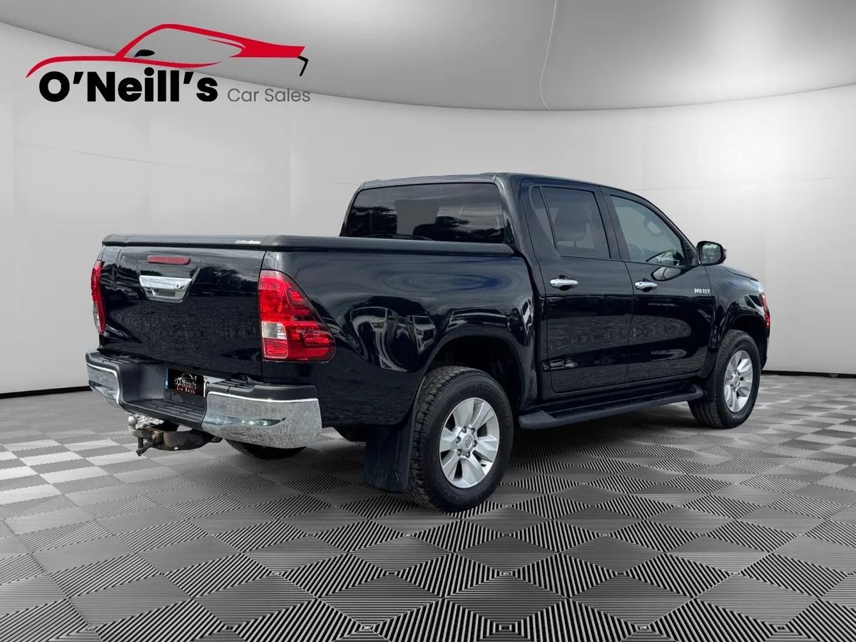 Toyota Hilux 2020 DOUBLE CAB SR5 4DR #224 - Image 3