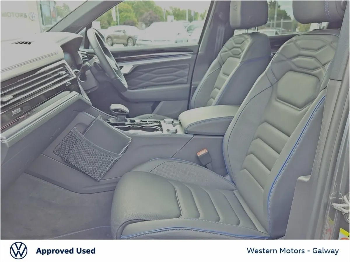 Volkswagen Touareg Phev 4motion Elegance R - Image 4