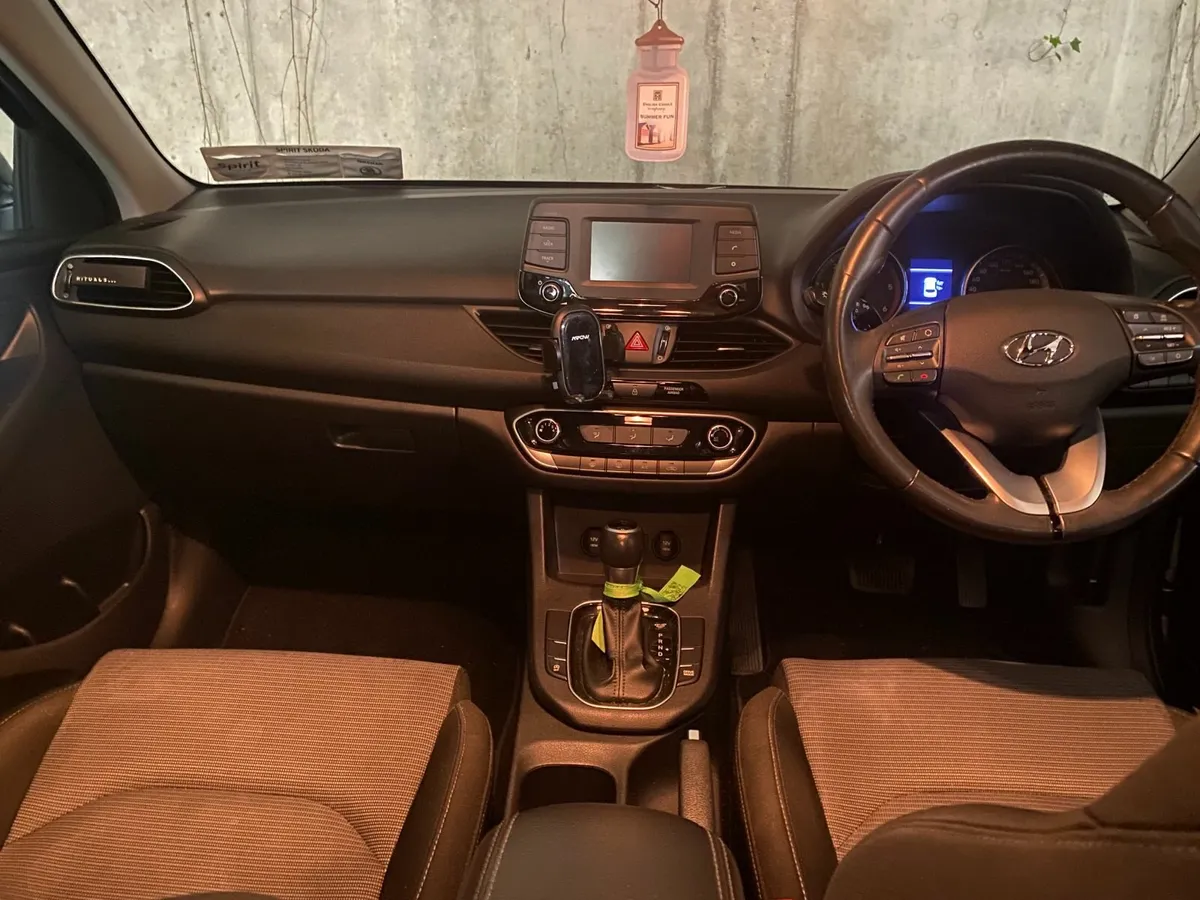 Hyundai i30 2018 - Image 2