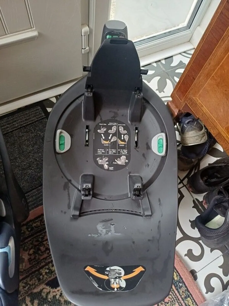 Cybex Set Car Seat and Base Bundle 360 degrees Iso Fix Car Seat Base - Image 1