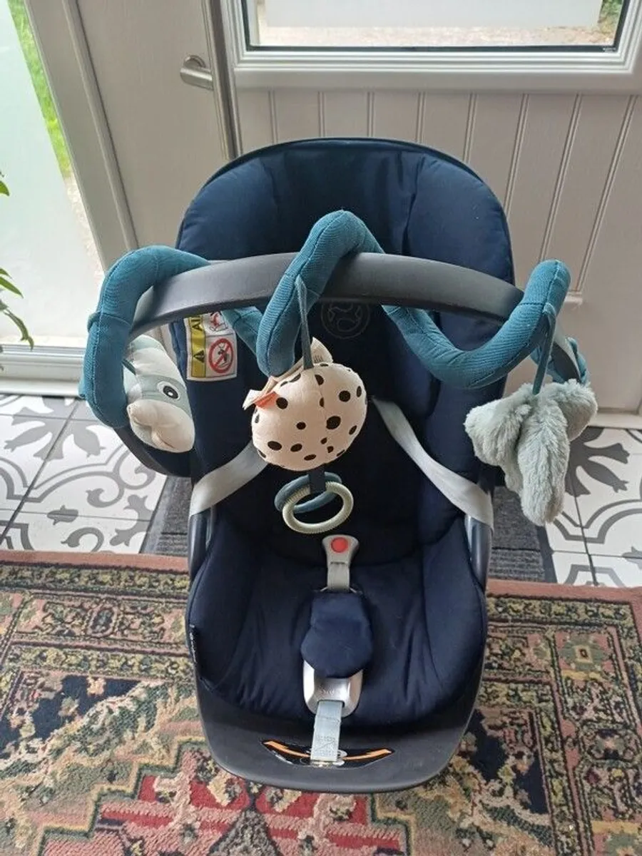 Cybex Set Car Seat and Base Bundle 360 degrees Iso Fix Car Seat Base - Image 2