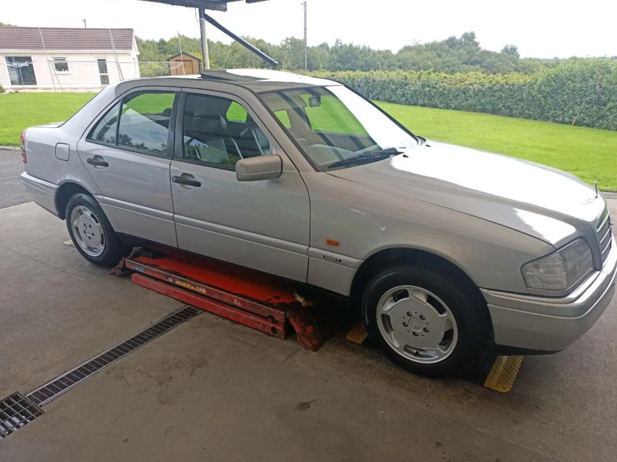 mercedes 280 sport. + Audi coupe - Image 1