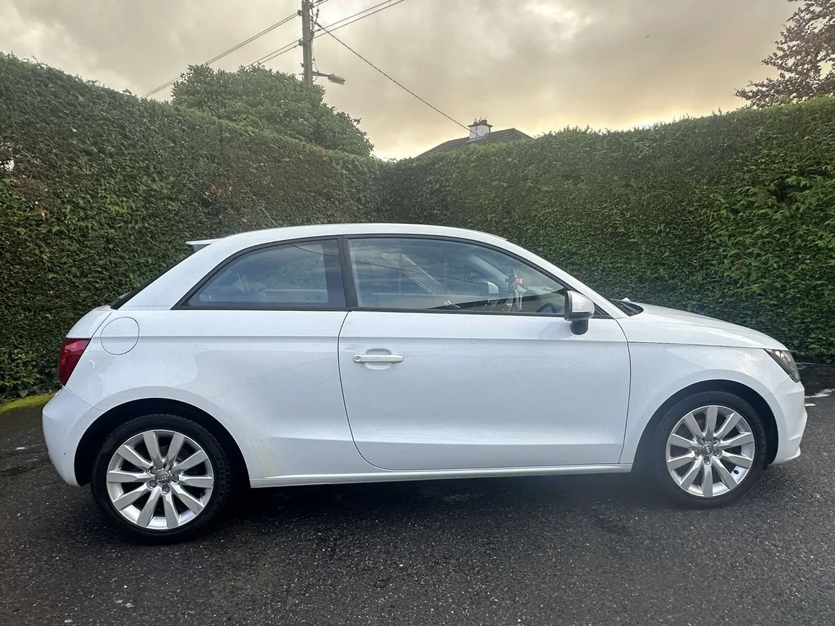 Car - Image 3