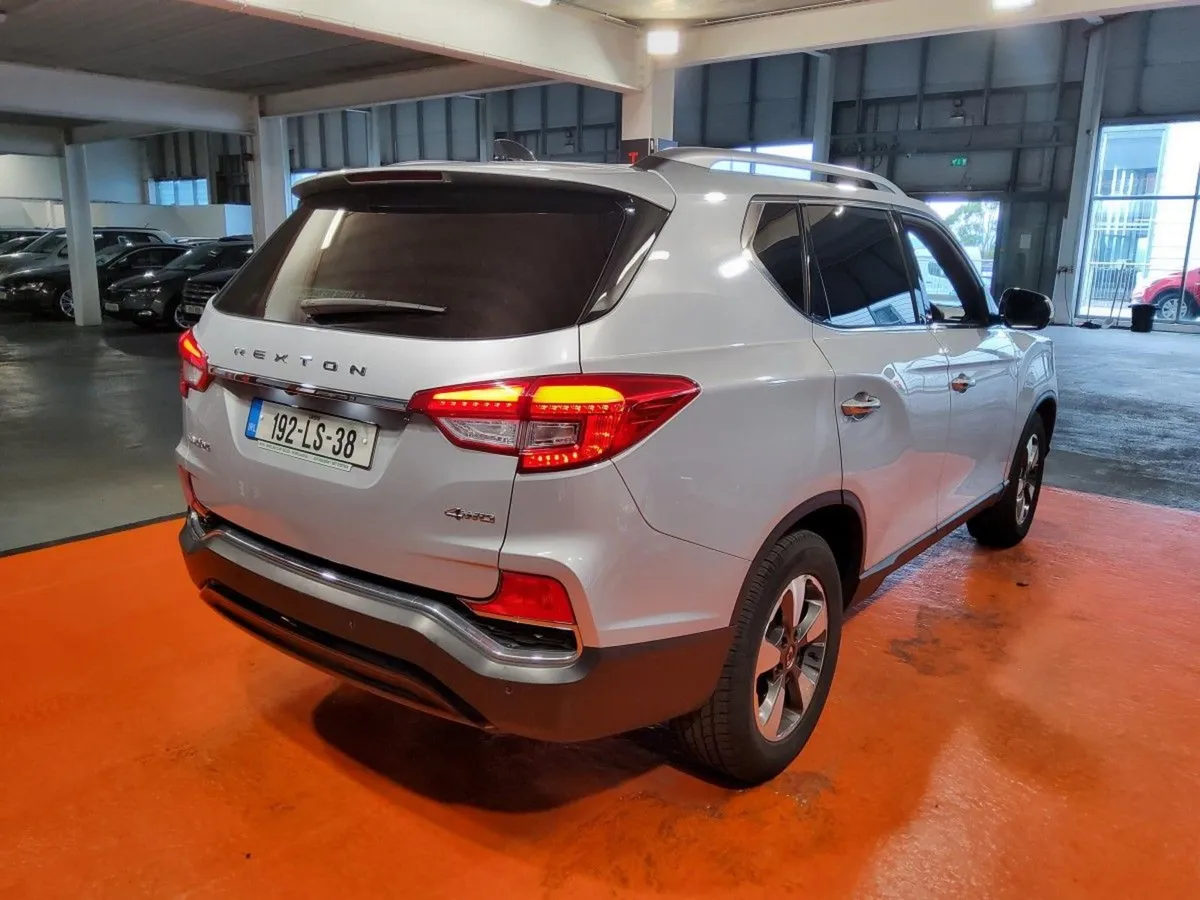 Ssangyong Rexton Other 2.2 DSL AT P/T 4WD 5DR A - Image 3