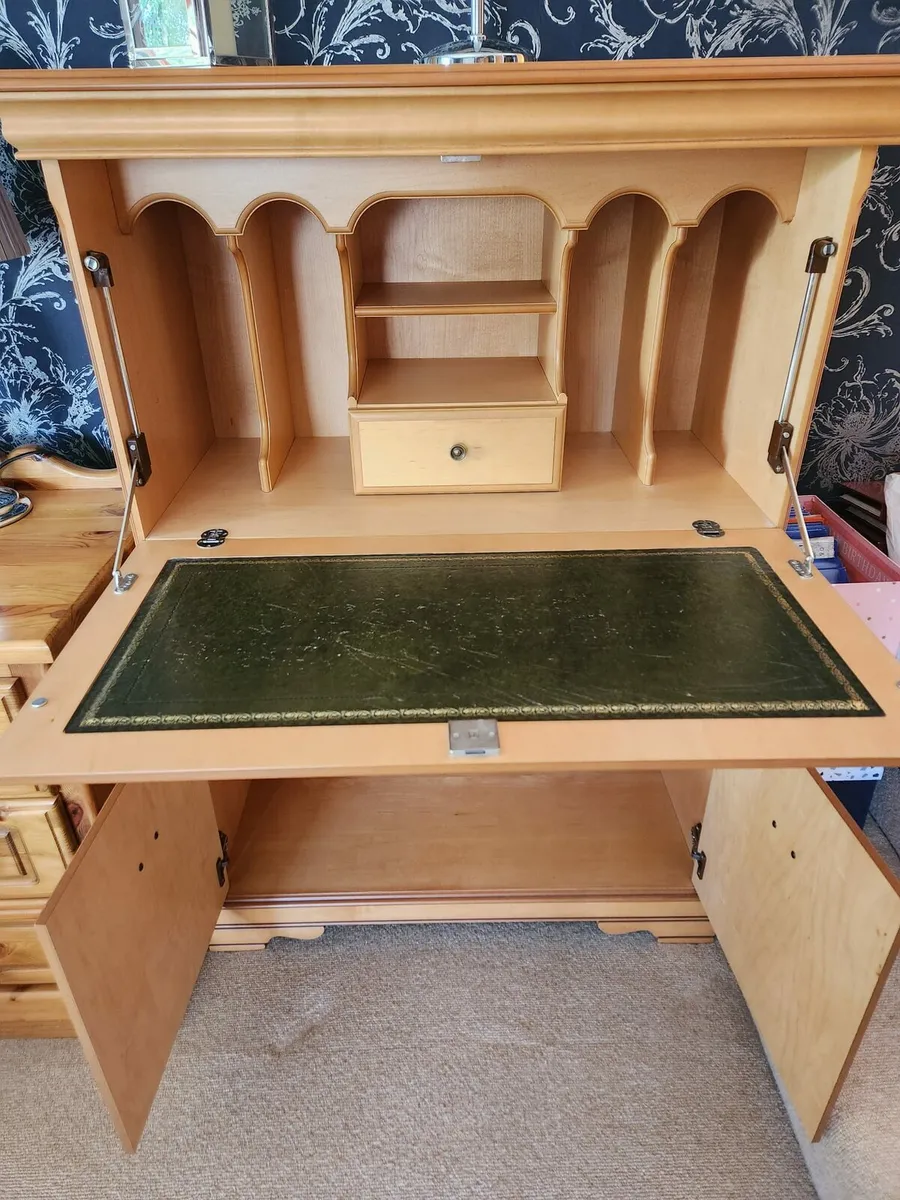 Writing Bureau - Image 1