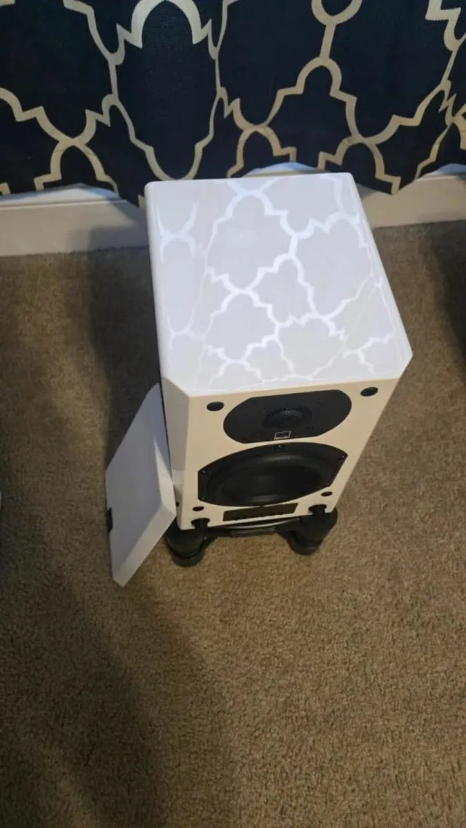 SVS Prime Wireless Pro Gloss White Pair Speakers - Image 2
