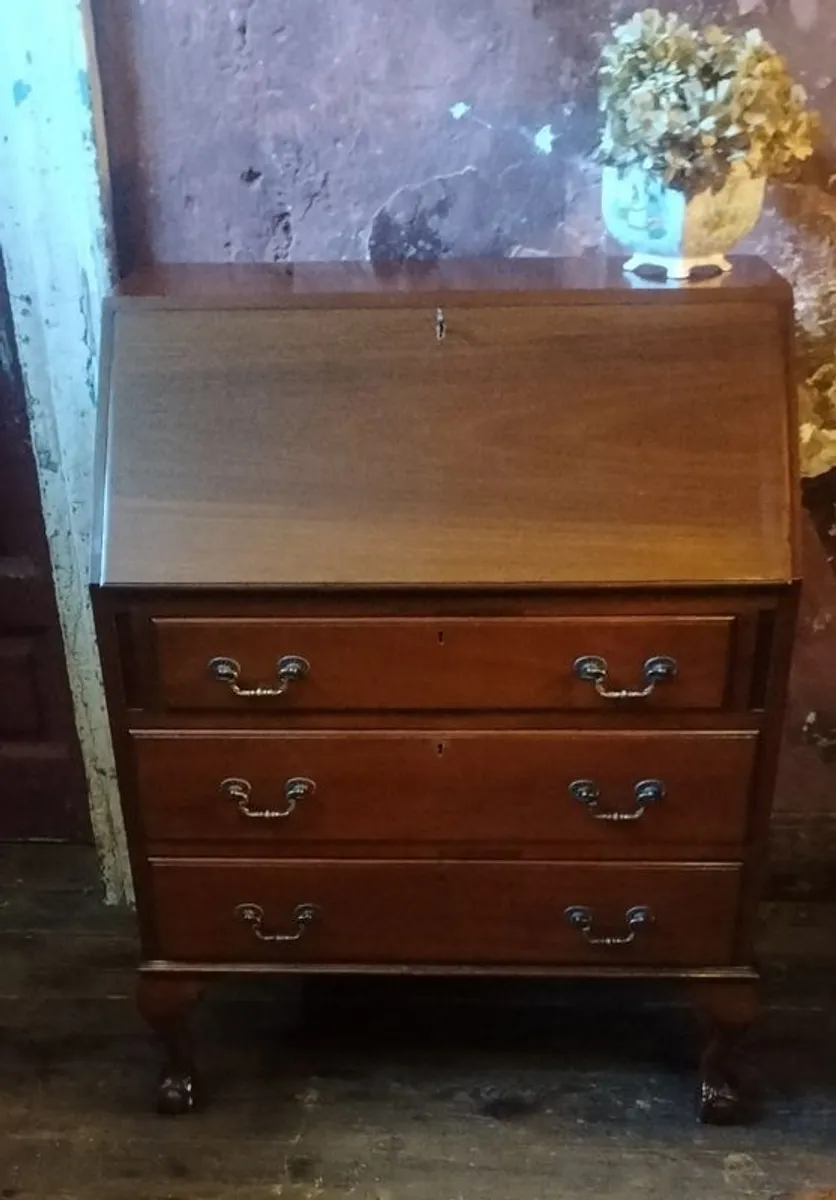 A Georgian style mahogany bureau - Image 2