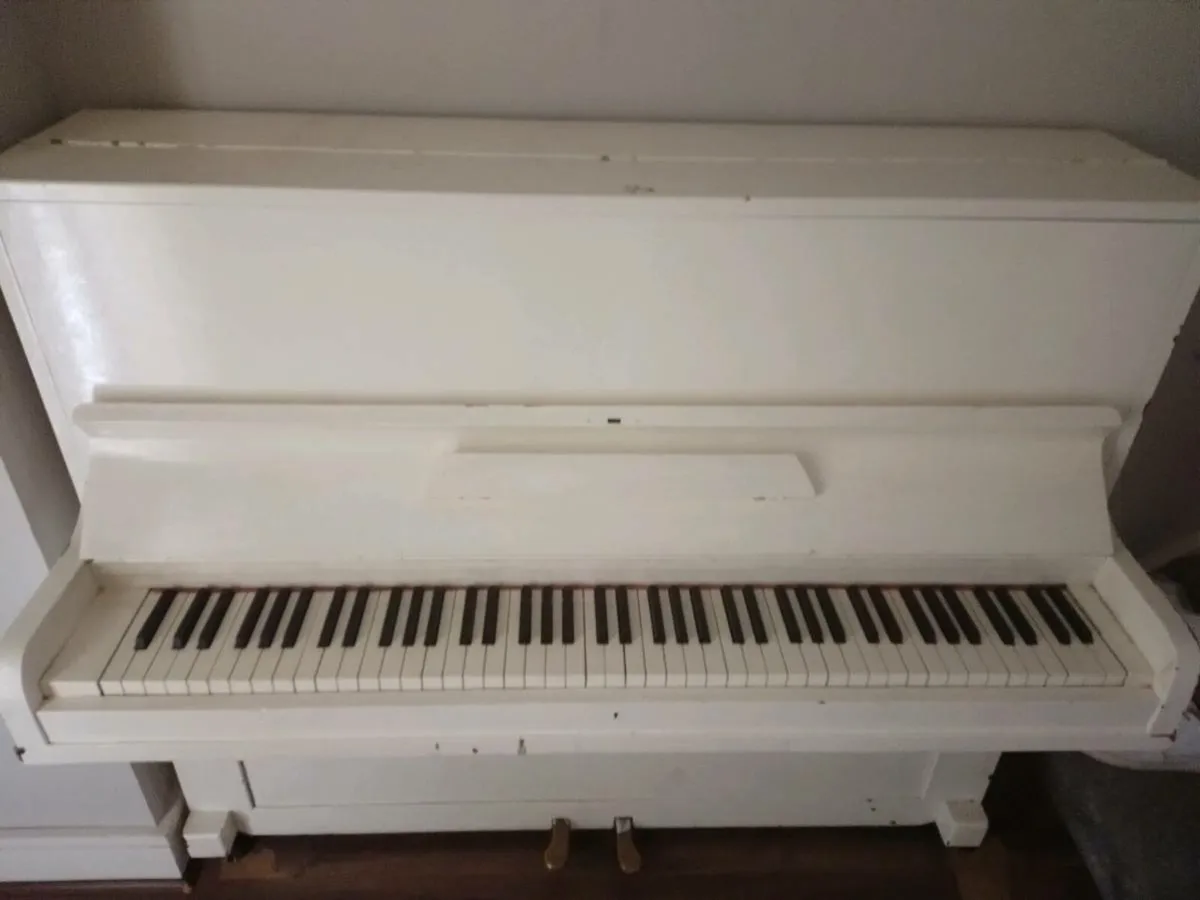 Piano - Image 1