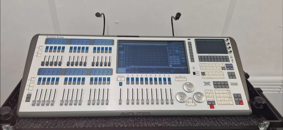 Lighting Desk - Image 4