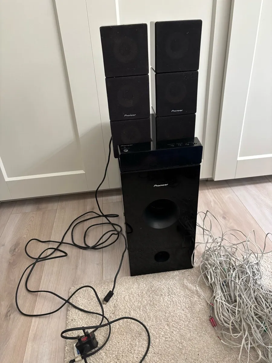 Pioneer music system - Image 1