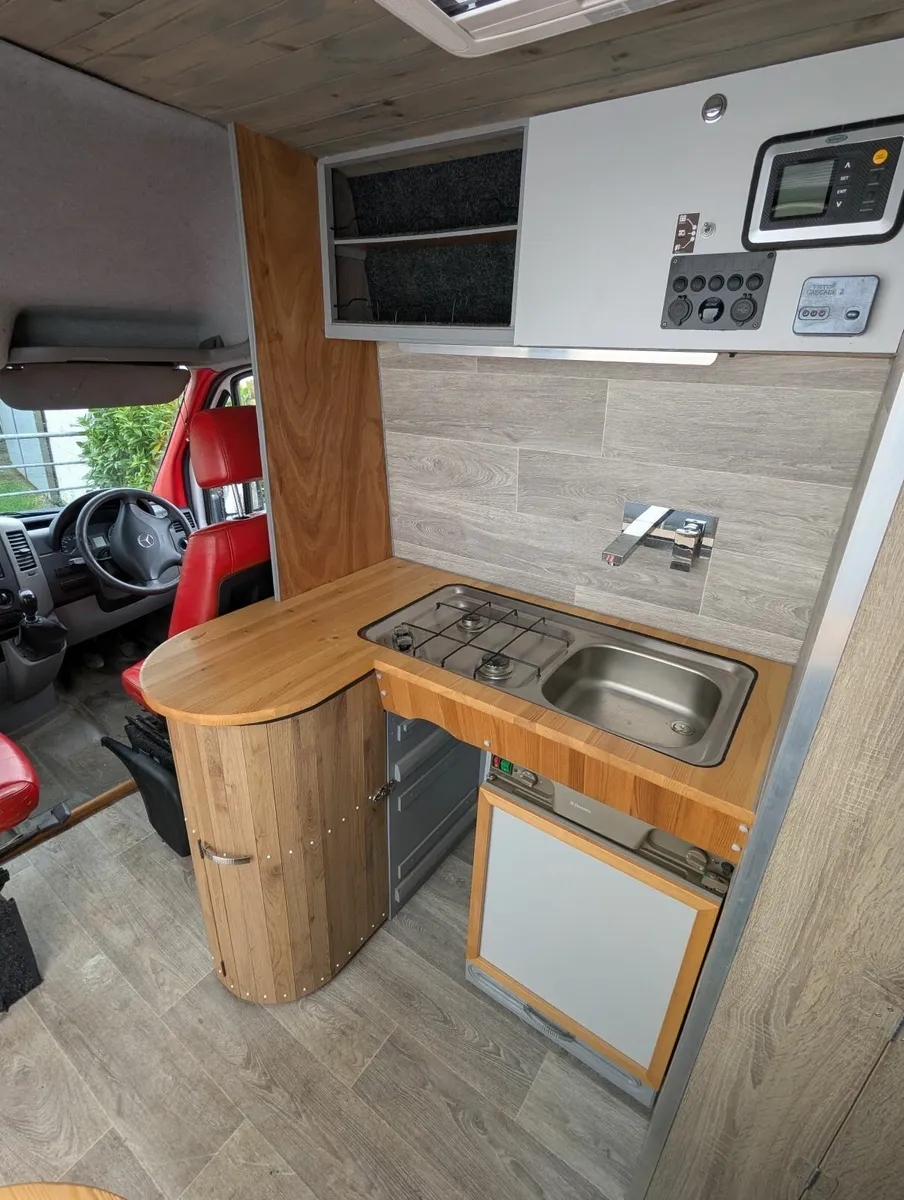 2010 Mercedes Benz Sprinter Camper - Image 3