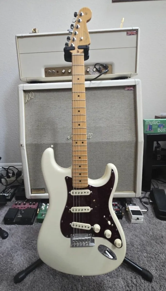 Fender American Professional II Stratocaster - Image 2