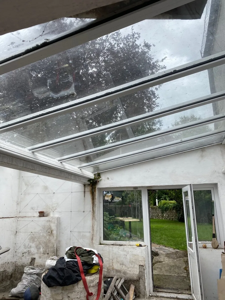 Glass roof and door - Image 1