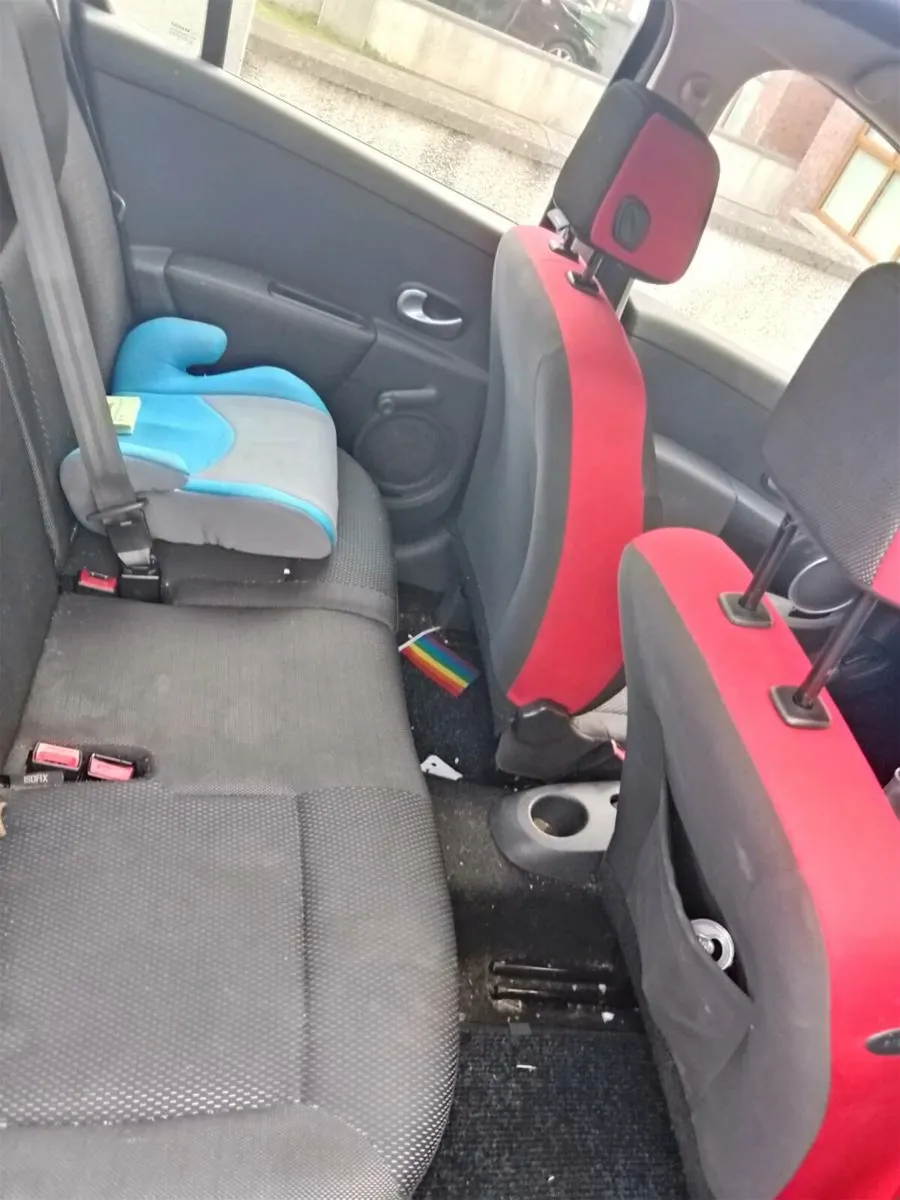 Renault Clio 08 - Image 2