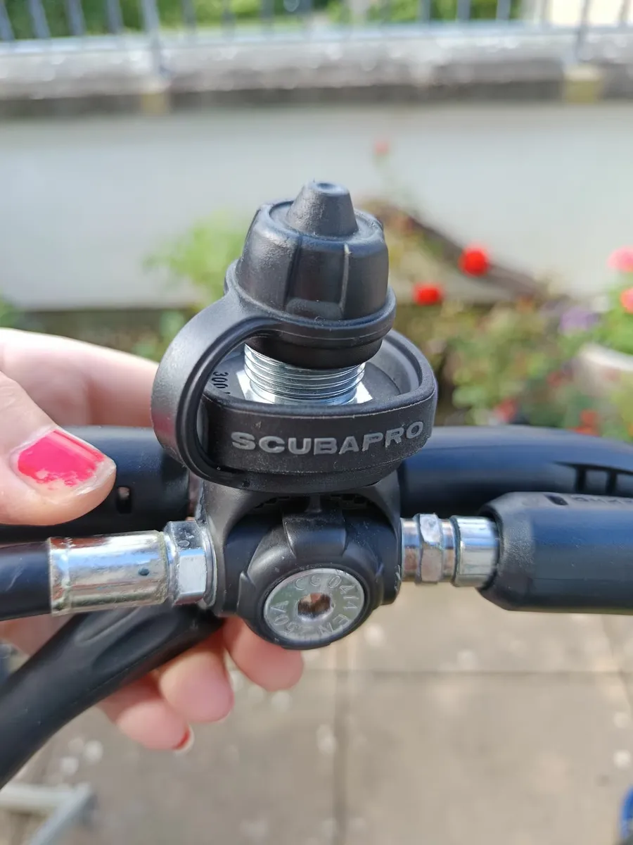 Buoyancy control device & Regulator - scuba diving - Image 2
