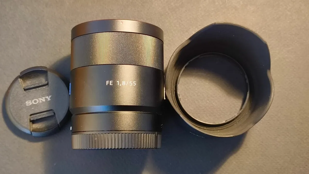 Sony Zeiss 55mm f1.8 Sonnar for Sony FE - Image 1