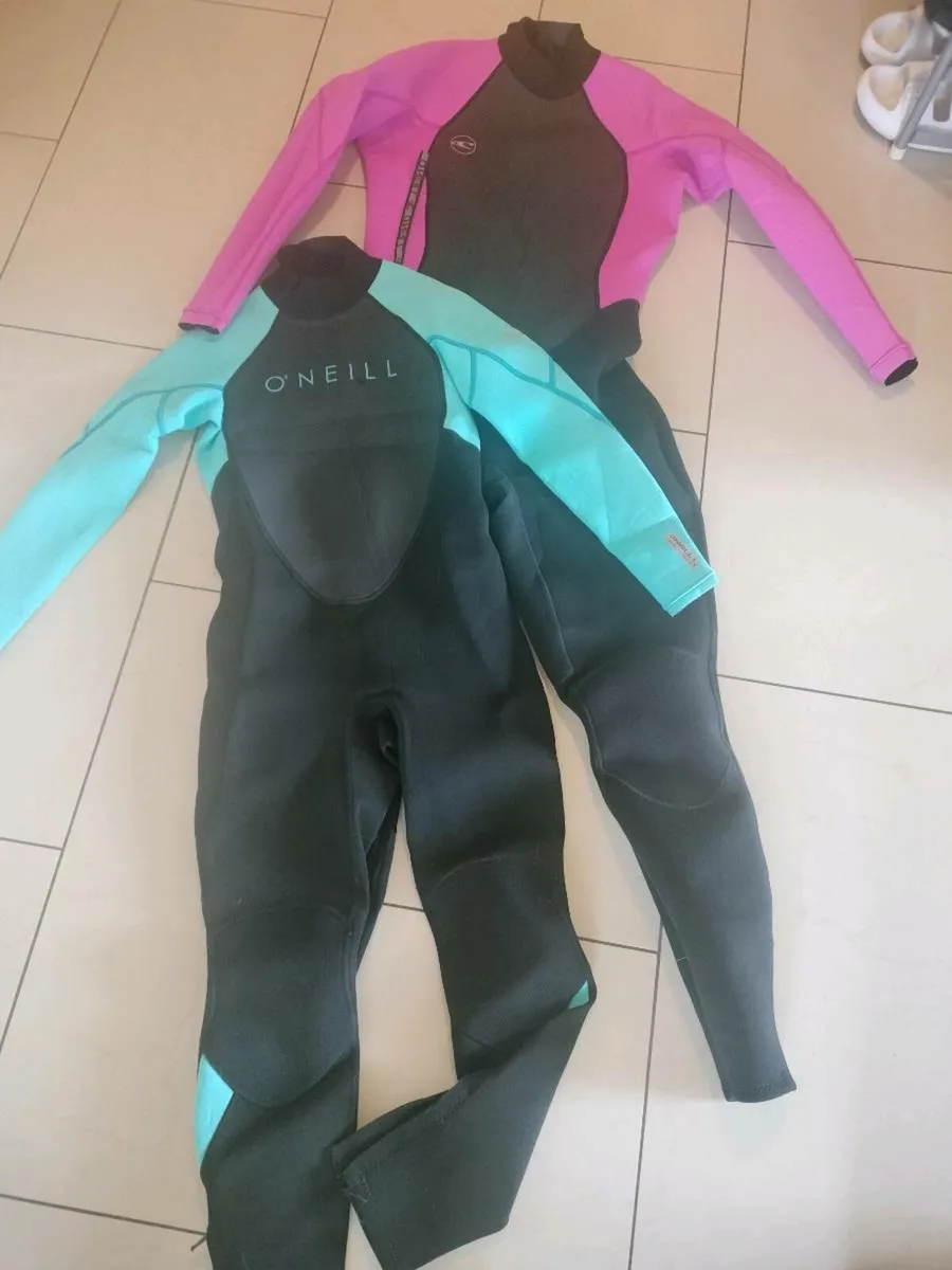 Wet suits - Image 1