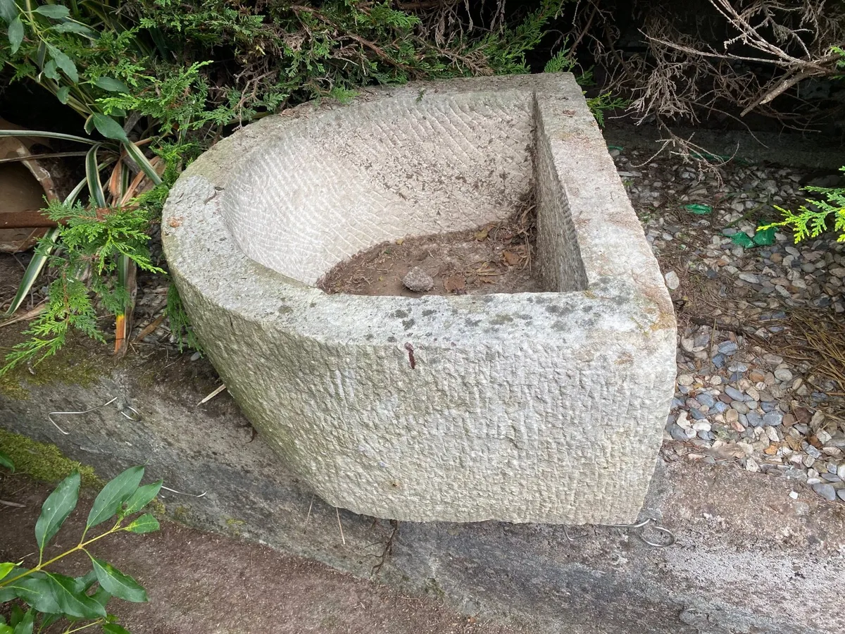 Fantastic carved stone trough - Image 2