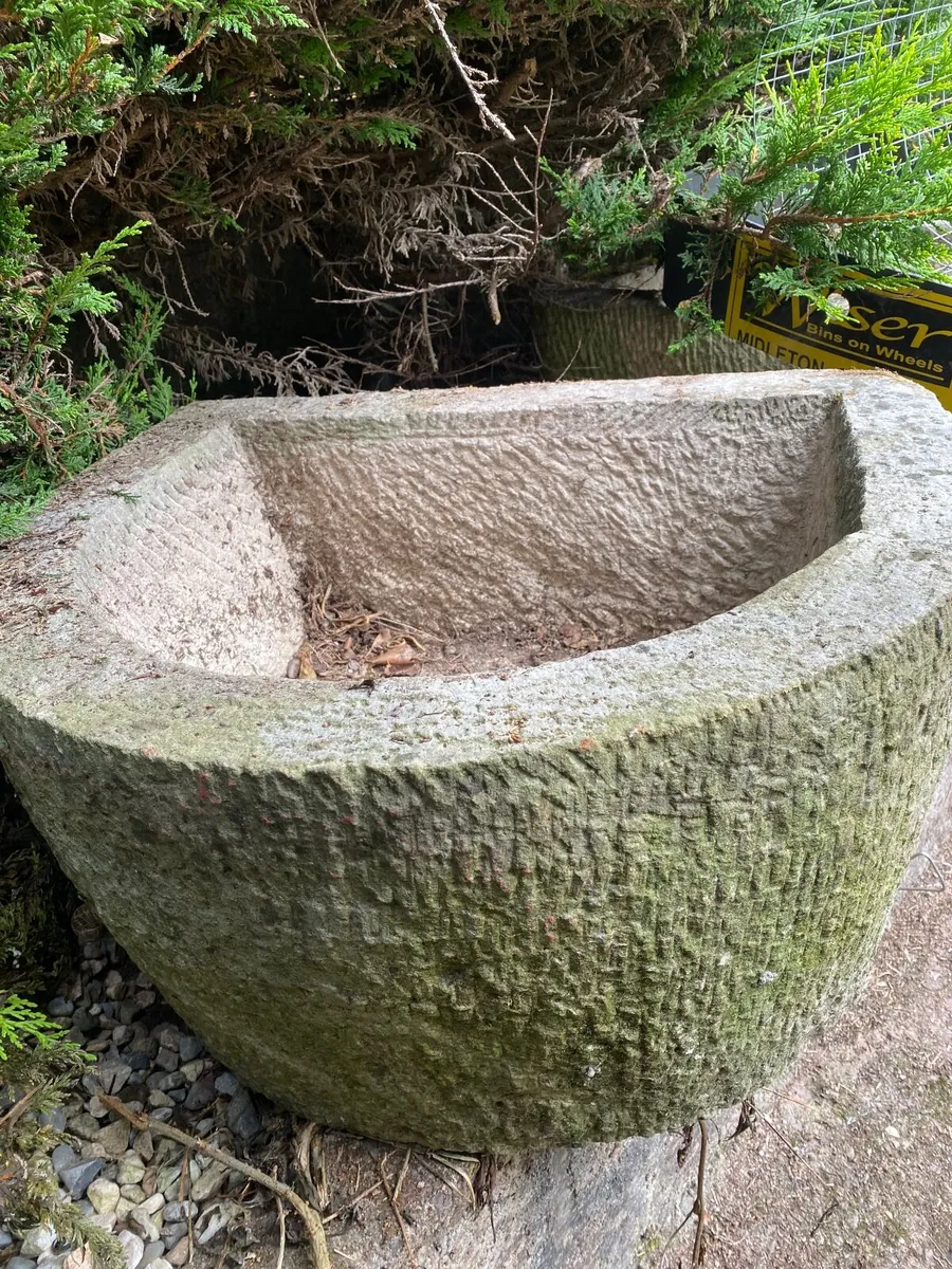 Fantastic carved stone trough - Image 3