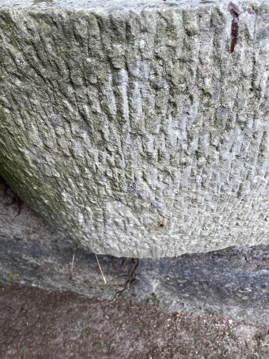Fantastic carved stone trough - Image 4