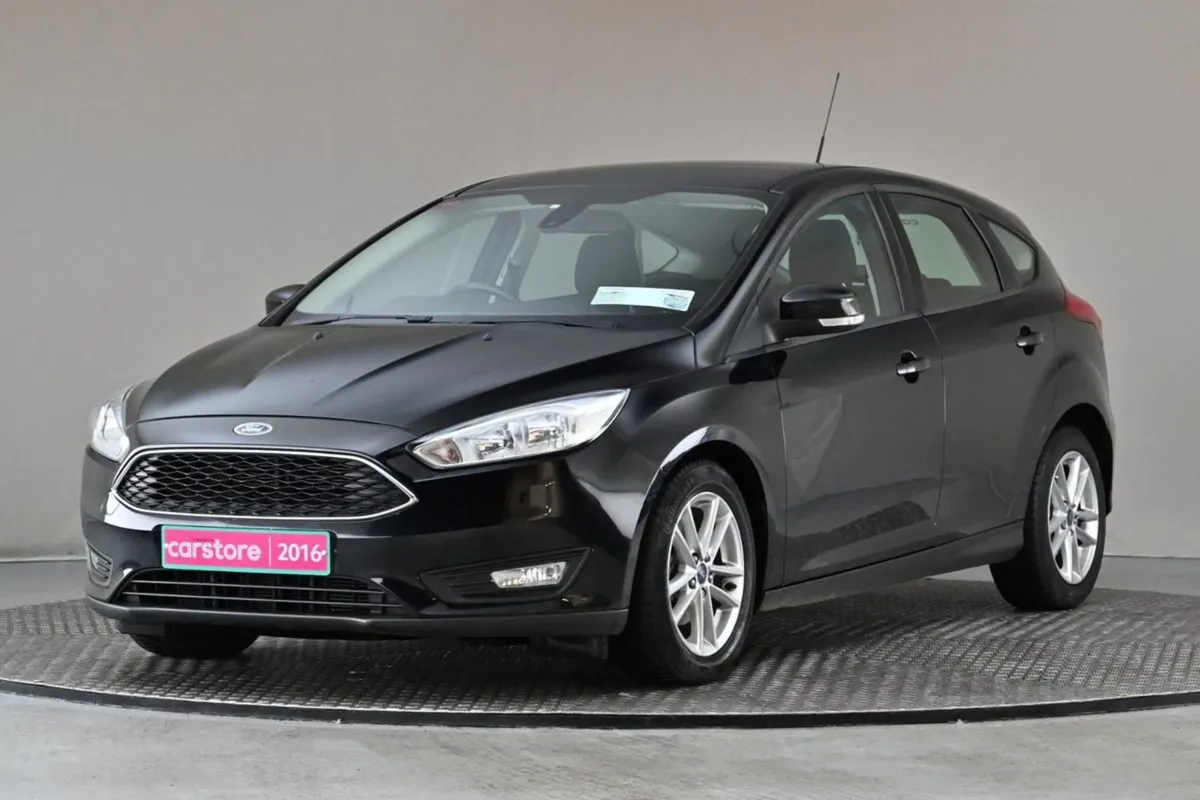 Ford Focus 1.0 Style Ecoboost Turbo 100BHP 5spd - Image 3