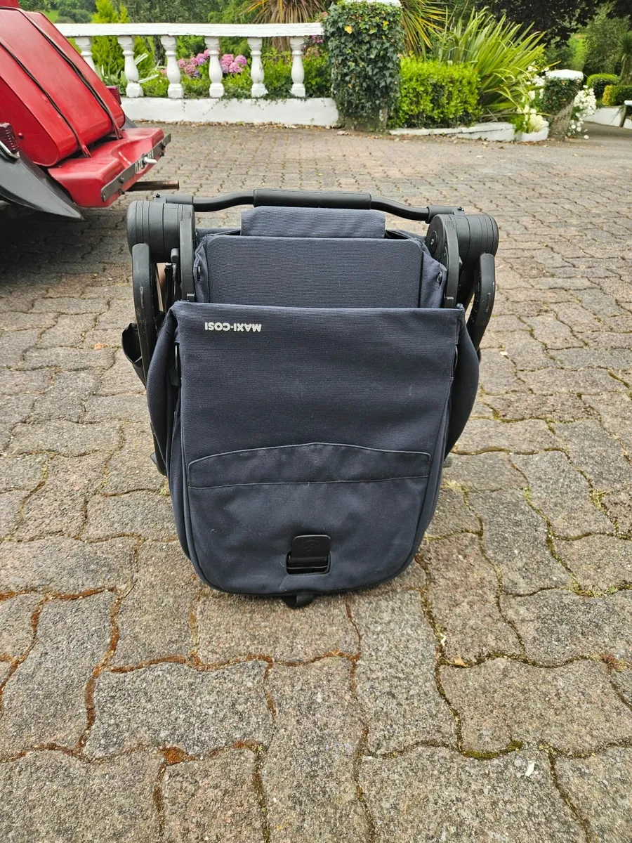 Maxi Cosi Baby Travel Stroller - Image 4