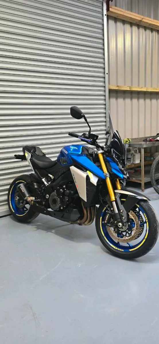 Suzuki gsx s 1000 - Image 1