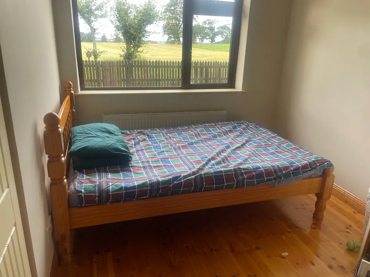 4 foot bed - Image 1
