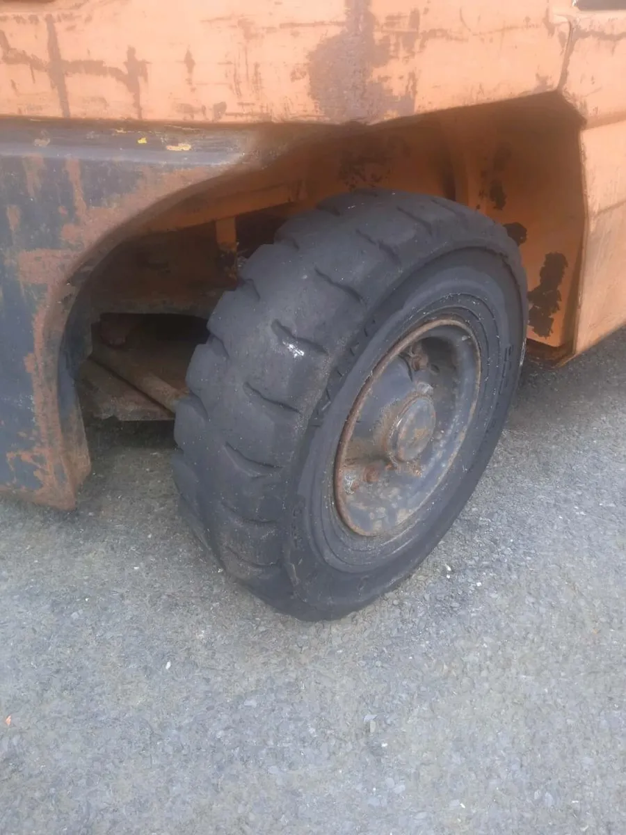 Forklift - Image 2