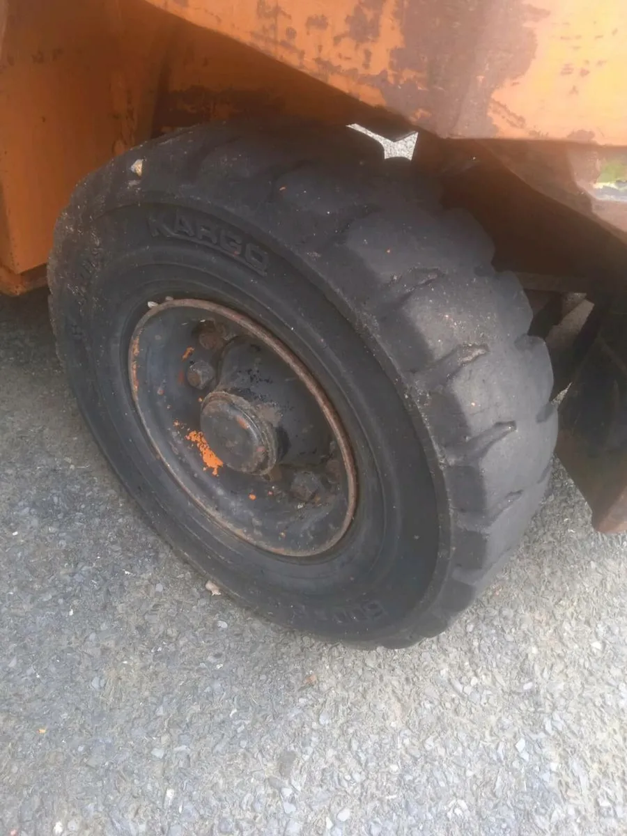Forklift - Image 3