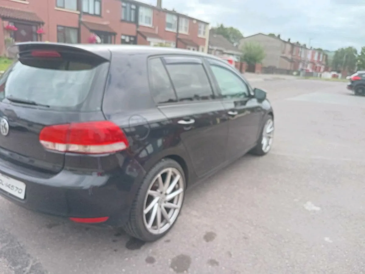 Volkswagen golf - Image 4