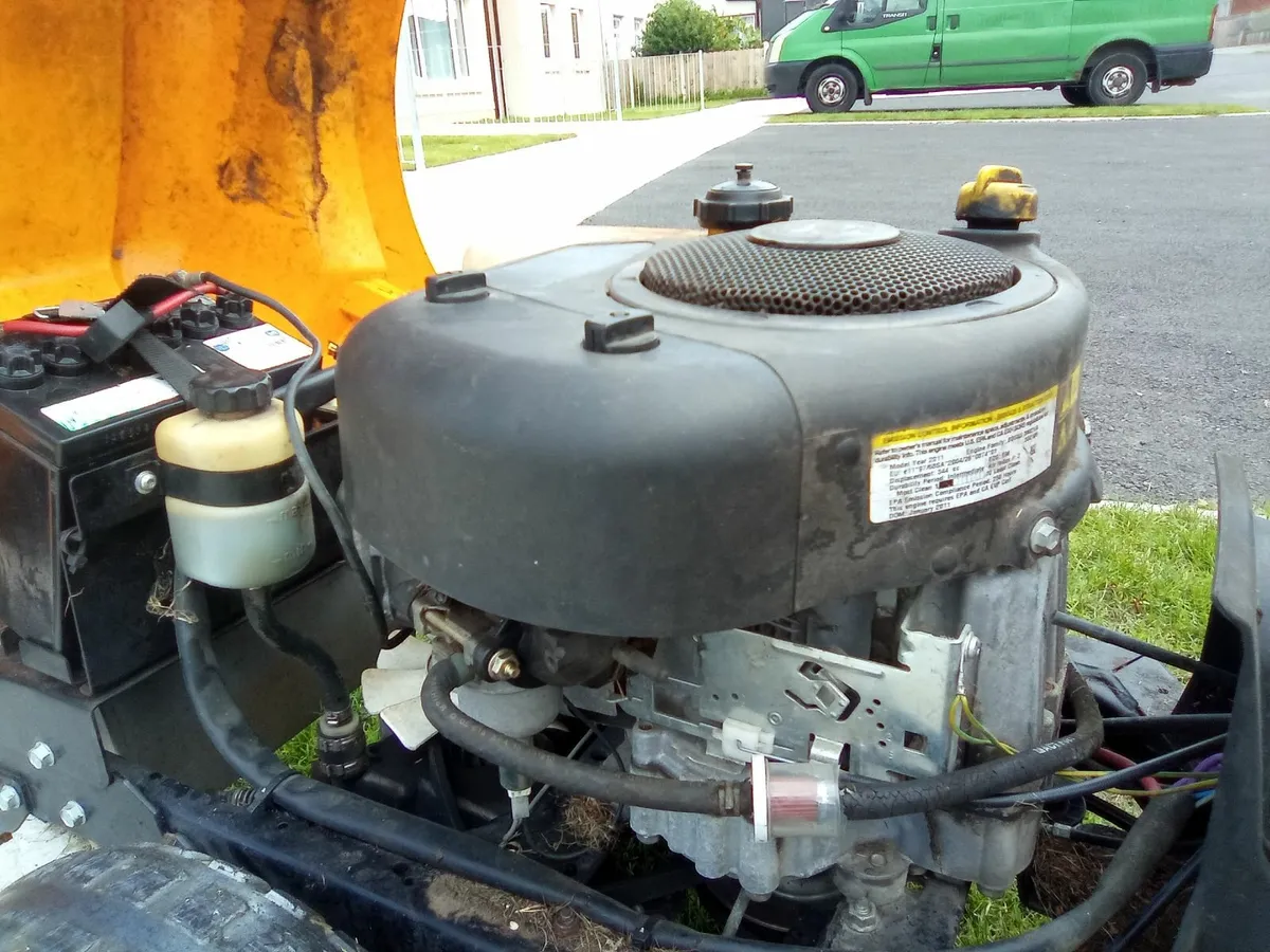 Zero turn Ride on lawnmower - Image 4