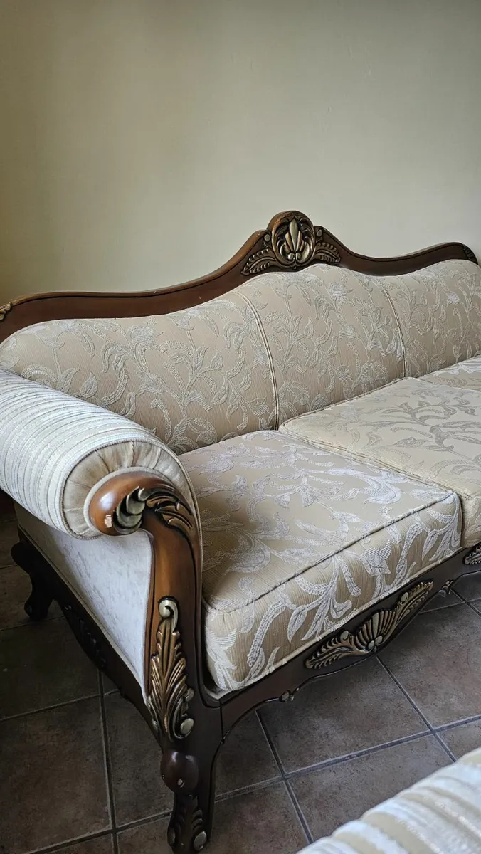 Couch and 2 Chairs - Image 4