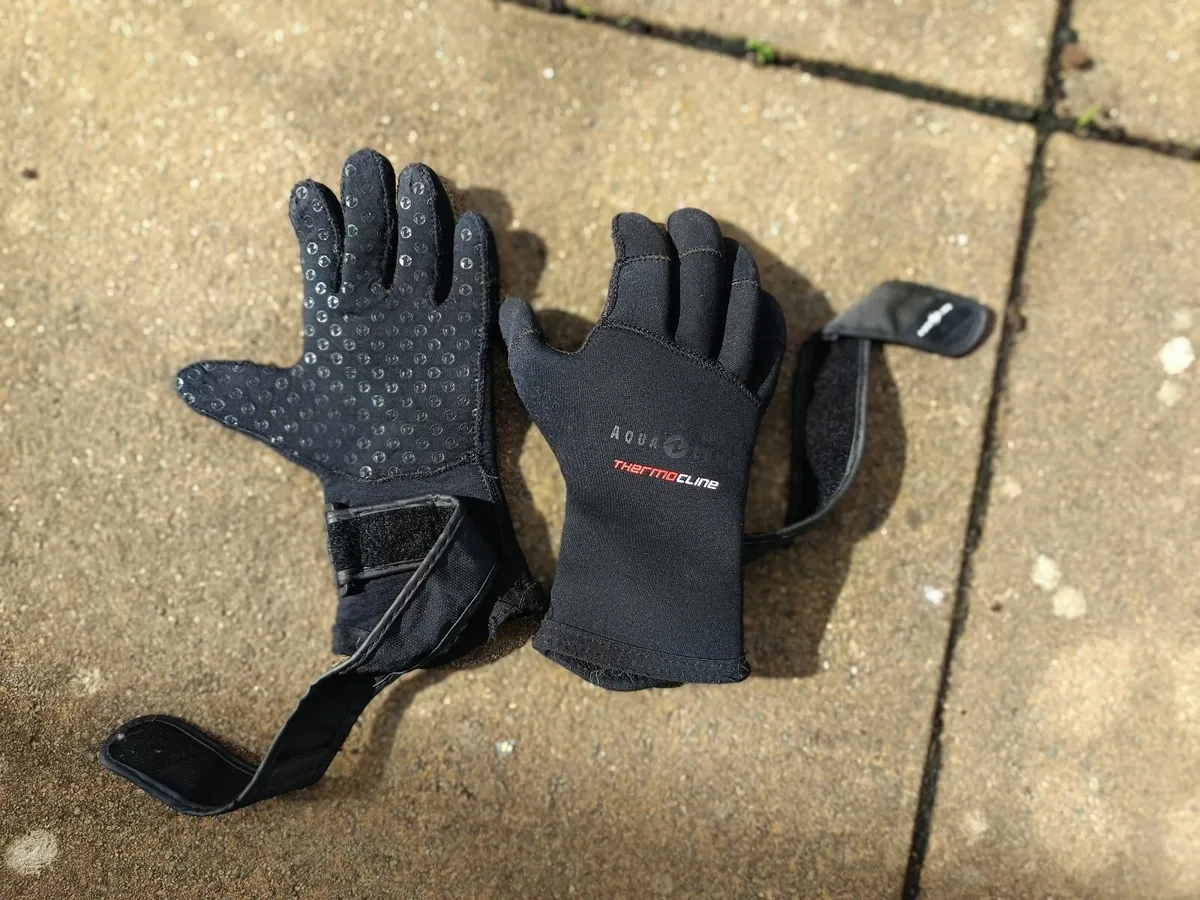 Scuba diving - fins, gloves, hood, shortie - Image 4