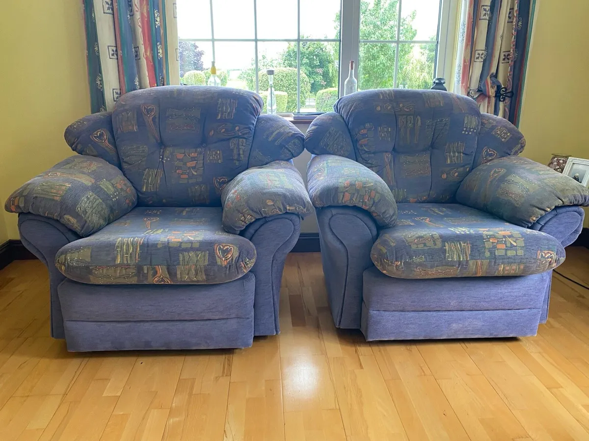 3 Seater Sofa 2 Chairs - Image 1